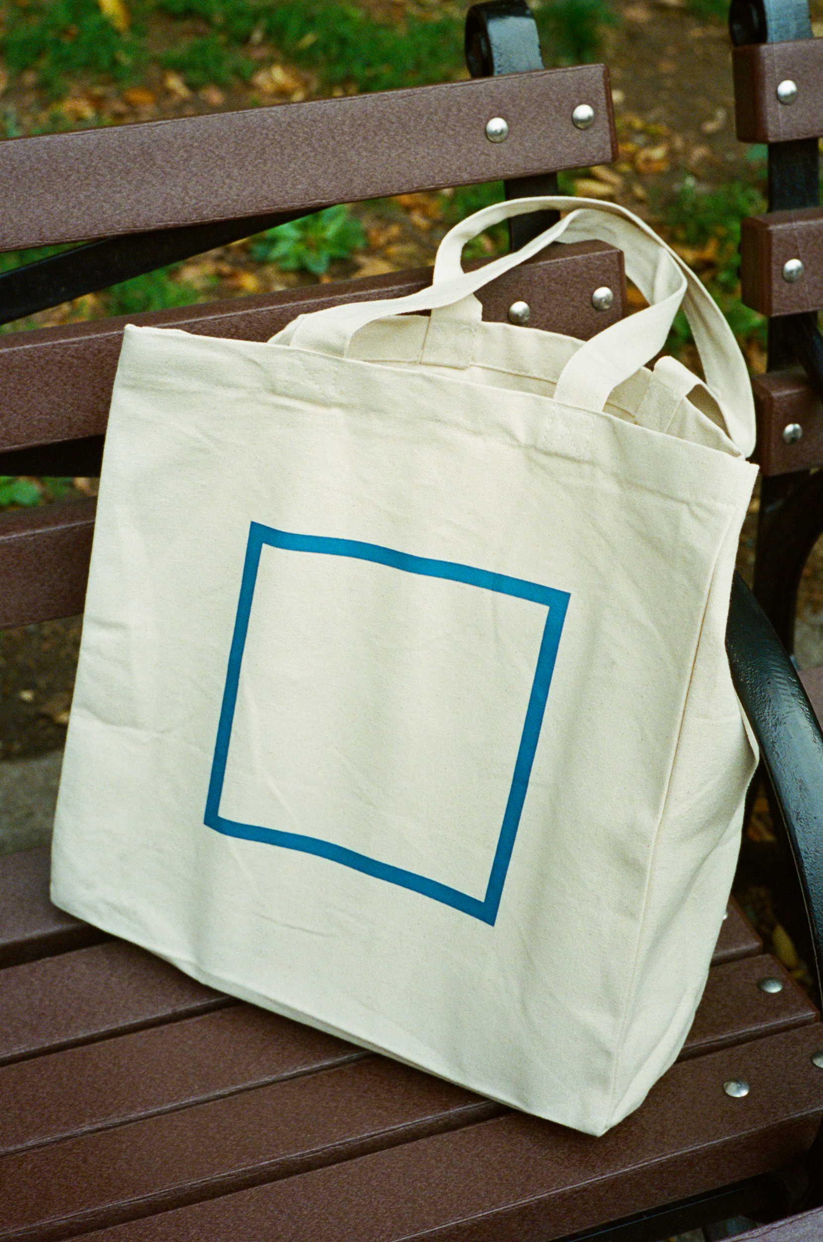 24 hours in paris tote bag